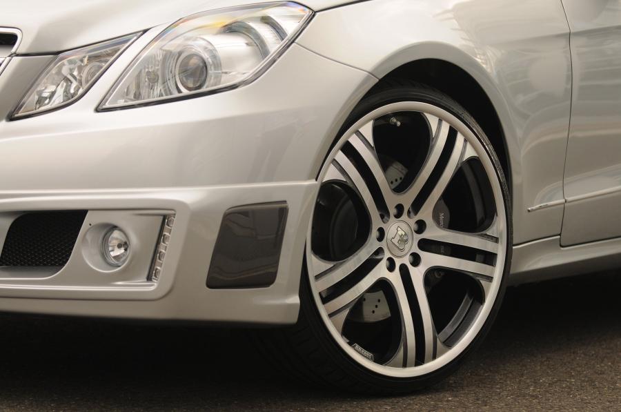  Mercedes-Benz E-Class Coupe by Brabus 2009 года  (фото 9 из 23)